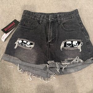 ROMWE Black Distressed High-Rise Denim Shorts with Skull Patch